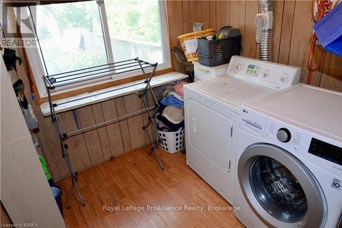 368 Alfred Street, Kingston (East Of Sir John A. Blvd), ON - Indoor Photo Showing Laundry Room