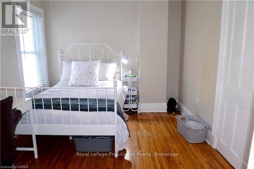 368 Alfred Street, Kingston (East Of Sir John A. Blvd), ON - Indoor Photo Showing Bedroom