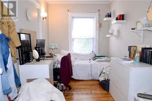 368 Alfred Street, Kingston (East Of Sir John A. Blvd), ON - Indoor Photo Showing Bedroom