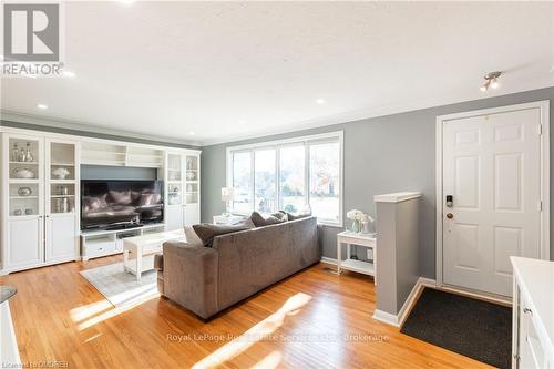 5 Montcalm Street, St. Thomas, ON - Indoor Photo Showing Living Room