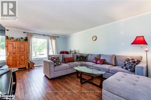 35 Dorcas Avenue, Tiny (Wyevale), ON - Indoor Photo Showing Living Room