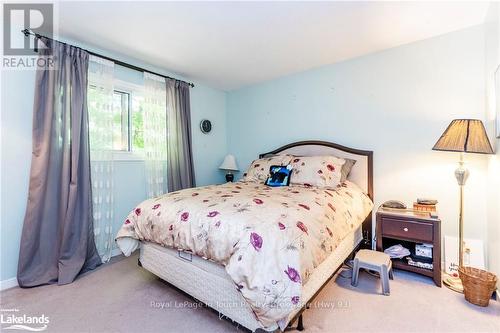 35 Dorcas Avenue, Tiny (Wyevale), ON - Indoor Photo Showing Bedroom