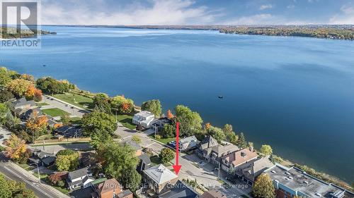 36 Kempenfelt Drive, Barrie, ON 