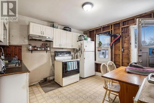 528 Catharine Street N, Hamilton, ON - Indoor Photo Showing Kitchen