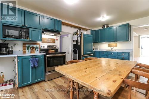 200 Sutherland Street N, Clearview (Stayner), ON - Indoor Photo Showing Kitchen