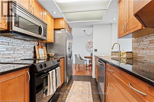 702 - 165 Ontario Street, Kingston (Central City East), ON - Indoor Photo Showing Kitchen With Upgraded Kitchen