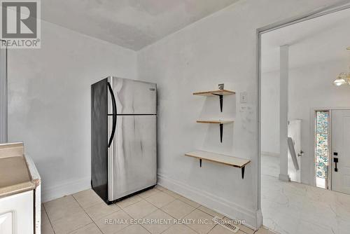 15 Mellenby Street, Hamilton, ON - Indoor Photo Showing Laundry Room