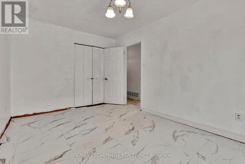 15 Mellenby Street, Hamilton, ON - Indoor Photo Showing Other Room