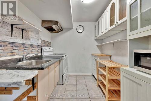 15 Mellenby Street, Hamilton, ON - Indoor Photo Showing Kitchen