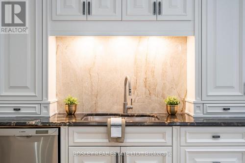 115 Rosemary Lane, Hamilton, ON - Indoor Photo Showing Kitchen