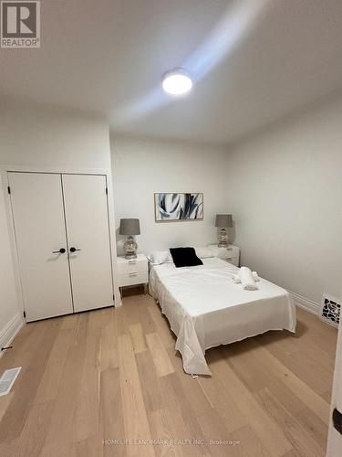 130 Langarth Street E, London, ON - Indoor Photo Showing Bedroom