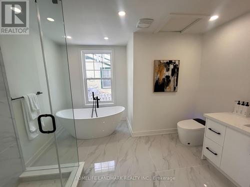 130 Langarth Street E, London, ON - Indoor Photo Showing Bathroom