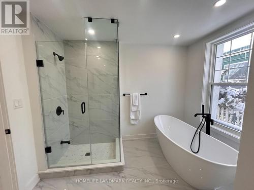 130 Langarth Street E, London, ON - Indoor Photo Showing Bathroom