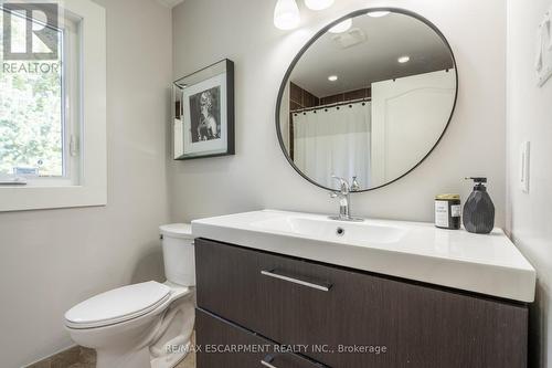 534 Evans Road, Hamilton, ON - Indoor Photo Showing Bathroom