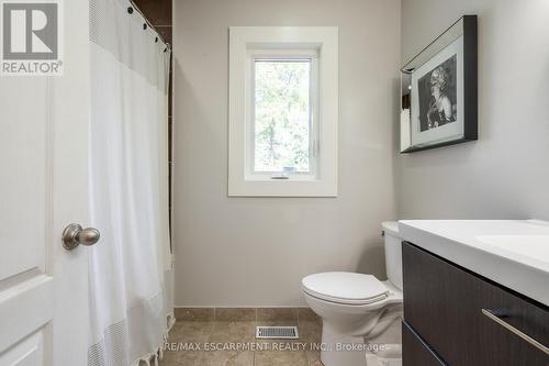 534 Evans Road, Hamilton, ON - Indoor Photo Showing Bathroom