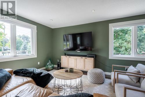 534 Evans Road, Hamilton, ON - Indoor Photo Showing Living Room