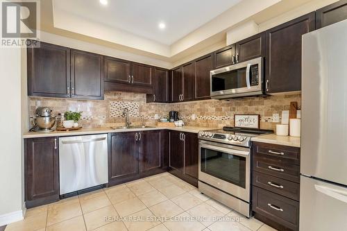 10 - 45 Seabreeze Crescent, Hamilton, ON - Indoor Photo Showing Kitchen With Stainless Steel Kitchen