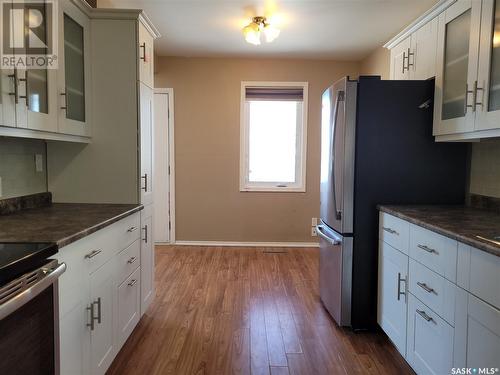 1532 G Avenue N, Saskatoon, SK - Indoor Photo Showing Kitchen