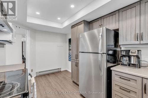 1006 - 1705 Playfair Drive, Ottawa, ON - Indoor Photo Showing Kitchen With Stainless Steel Kitchen