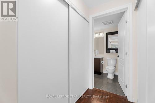 215 - 429 Kent Street, Ottawa, ON - Indoor Photo Showing Bathroom