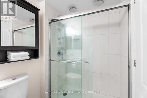 215 - 429 Kent Street, Ottawa, ON - Indoor Photo Showing Bathroom