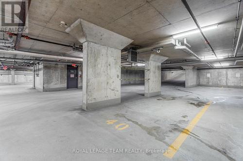 215 - 429 Kent Street, Ottawa, ON - Indoor Photo Showing Garage