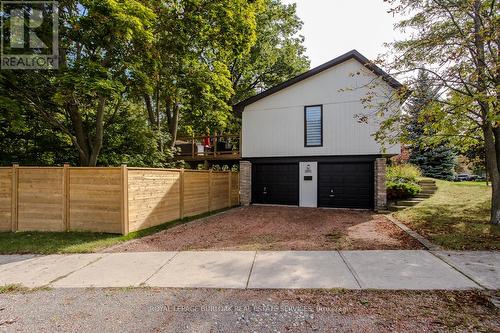 1891 Heather Hills Drive, Burlington, ON - Outdoor