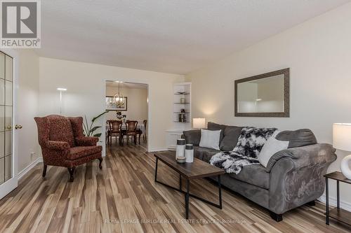 154 Hendrie Avenue, Burlington, ON - Indoor Photo Showing Living Room