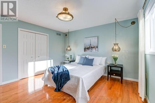 4274 Ryeford Court, Mississauga, ON - Indoor Photo Showing Bedroom