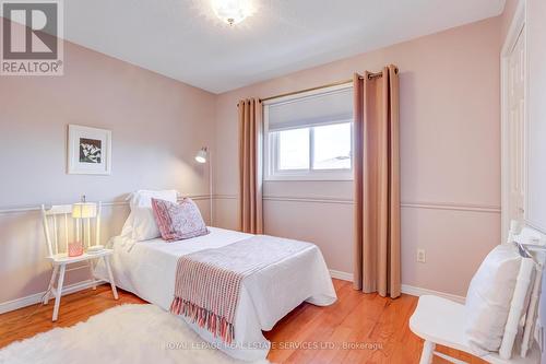 4274 Ryeford Court, Mississauga, ON - Indoor Photo Showing Bedroom