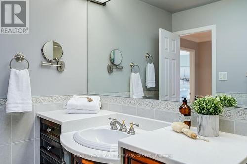 4274 Ryeford Court, Mississauga, ON - Indoor Photo Showing Bathroom