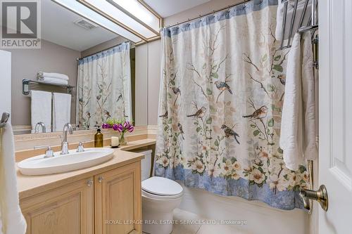 4274 Ryeford Court, Mississauga, ON - Indoor Photo Showing Bathroom