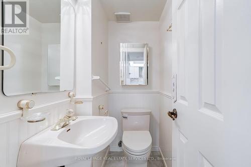 4274 Ryeford Court, Mississauga, ON - Indoor Photo Showing Bathroom