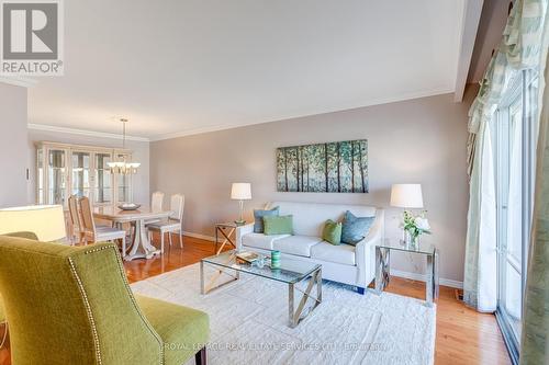 4274 Ryeford Court, Mississauga, ON - Indoor Photo Showing Living Room