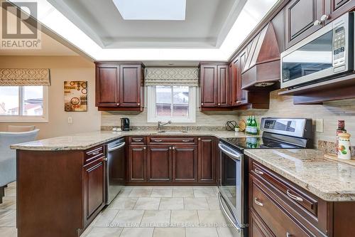 4274 Ryeford Court, Mississauga, ON - Indoor Photo Showing Kitchen