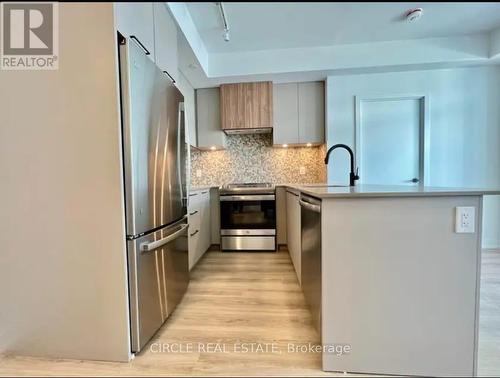 216 - 10 Lagerfeld Drive, Brampton, ON - Indoor Photo Showing Kitchen With Upgraded Kitchen