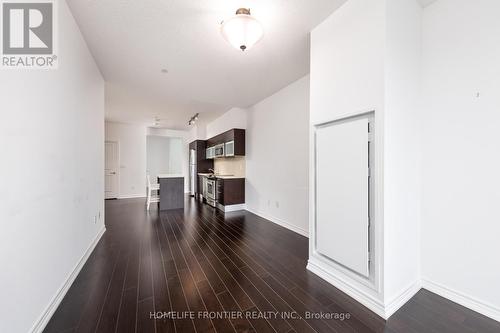 5609 - 386 Yonge Street, Toronto, ON - Indoor