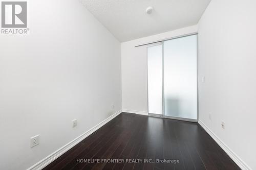 5609 - 386 Yonge Street, Toronto, ON - Indoor Photo Showing Other Room