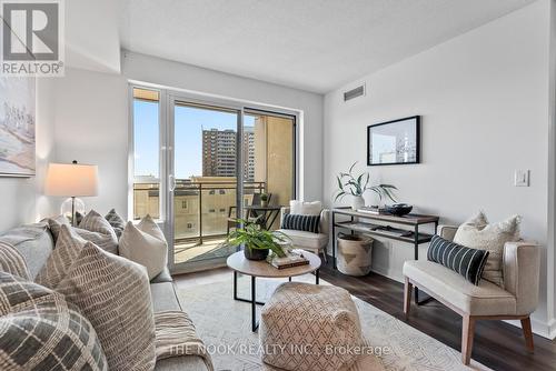 414 - 1235 Bayly Street, Pickering (Bay Ridges), ON - Indoor Photo Showing Living Room