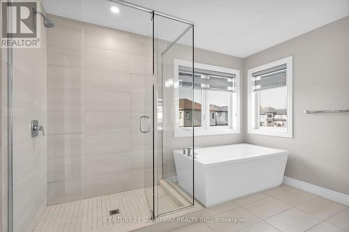 1592 Henrica Avenue, London, ON - Indoor Photo Showing Bathroom