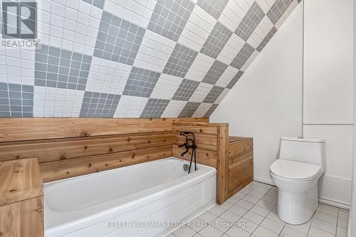 187 Fern Avenue, Toronto, ON - Indoor Photo Showing Bathroom