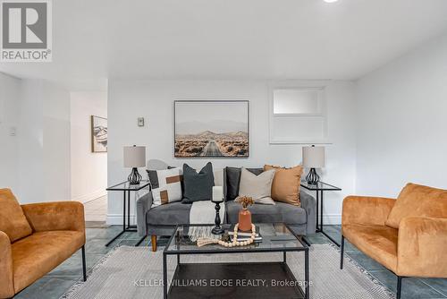 187 Fern Avenue, Toronto, ON - Indoor Photo Showing Living Room