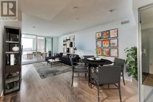 505 - 830 Lawrence Avenue W, Toronto, ON - Indoor Photo Showing Living Room