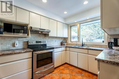 2014 Cavendish Drive, Burlington, ON - Indoor Photo Showing Kitchen With Double Sink