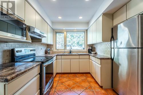 2014 Cavendish Drive, Burlington, ON - Indoor Photo Showing Kitchen With Stainless Steel Kitchen