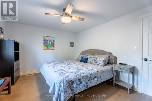 2014 Cavendish Drive, Burlington, ON - Indoor Photo Showing Bedroom