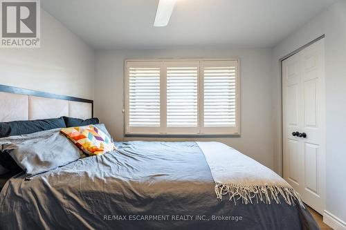 2014 Cavendish Drive, Burlington, ON - Indoor Photo Showing Bedroom