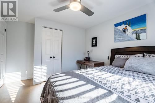 2014 Cavendish Drive, Burlington, ON - Indoor Photo Showing Bedroom