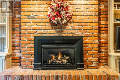 2014 Cavendish Drive, Burlington, ON - Indoor Photo Showing Living Room With Fireplace