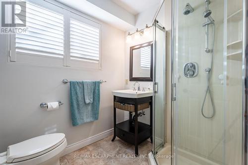 2014 Cavendish Drive, Burlington, ON - Indoor Photo Showing Bathroom